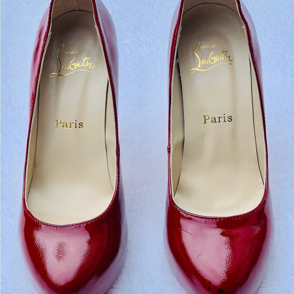 Christian louboutin size 40
